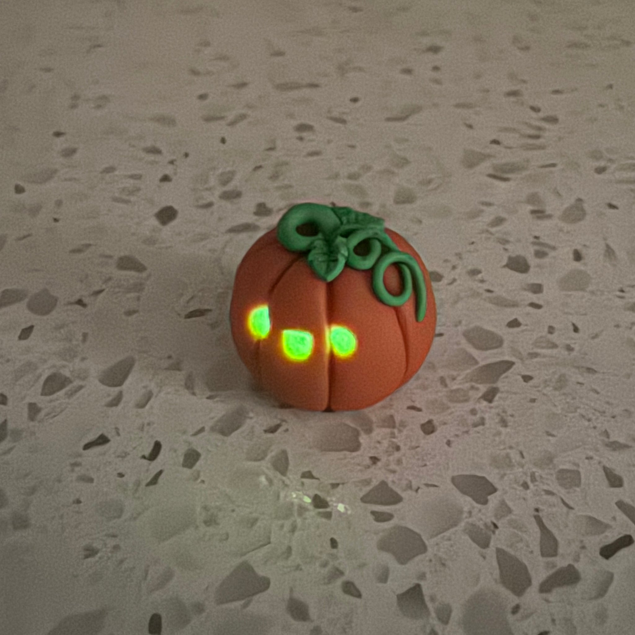 Thimbling - Curley (glow in the dark)