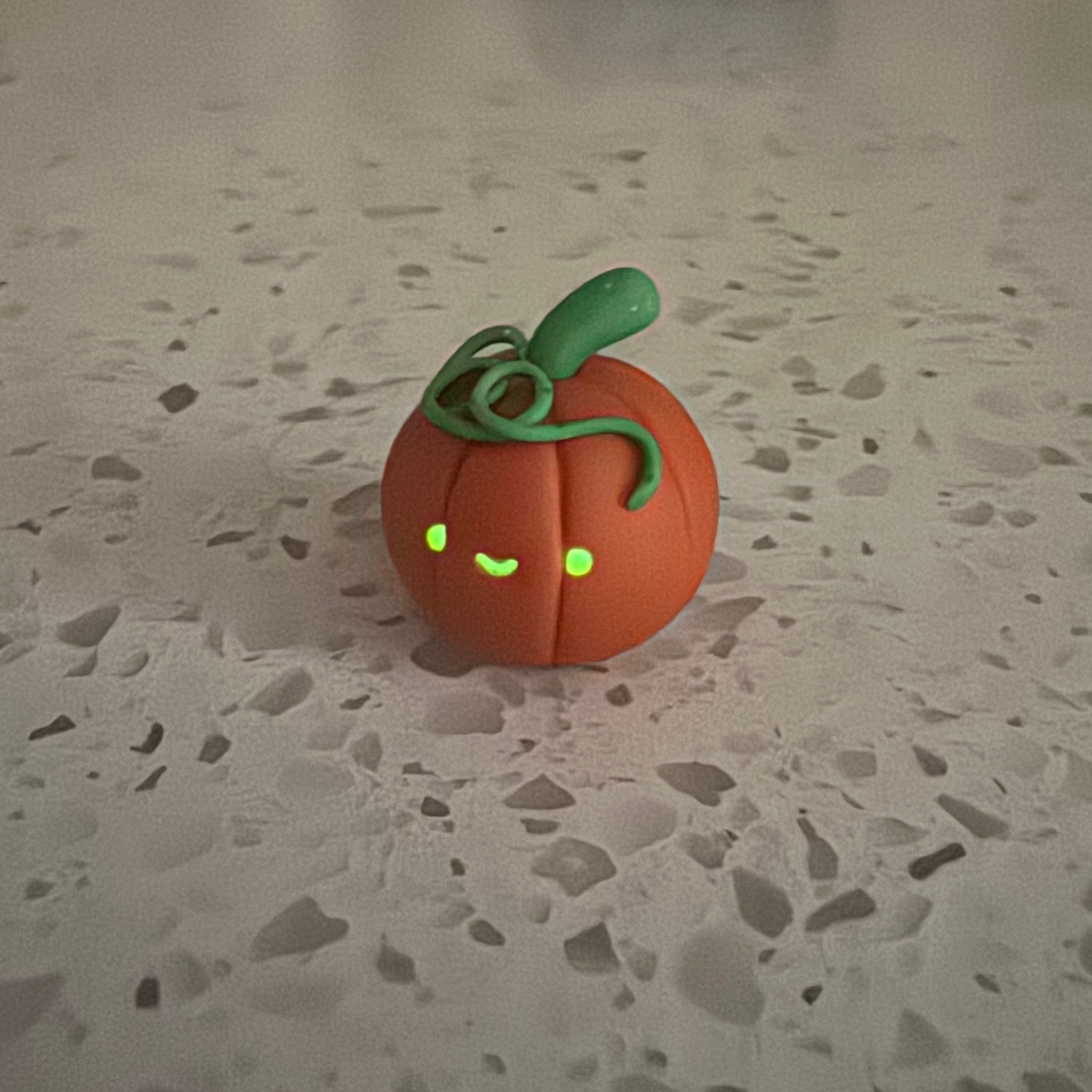Thimbling - Larry (glow in the dark)